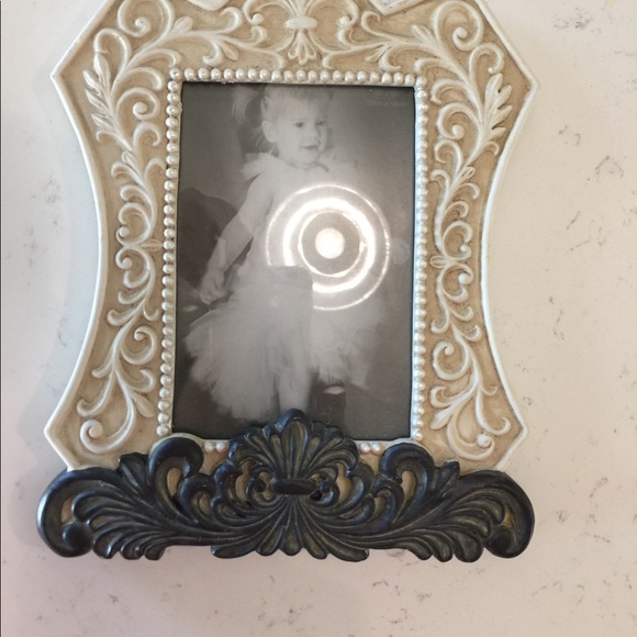 Ceramic Ivory Vintage style 5x7 photo frame NWT - Picture 3 of 4